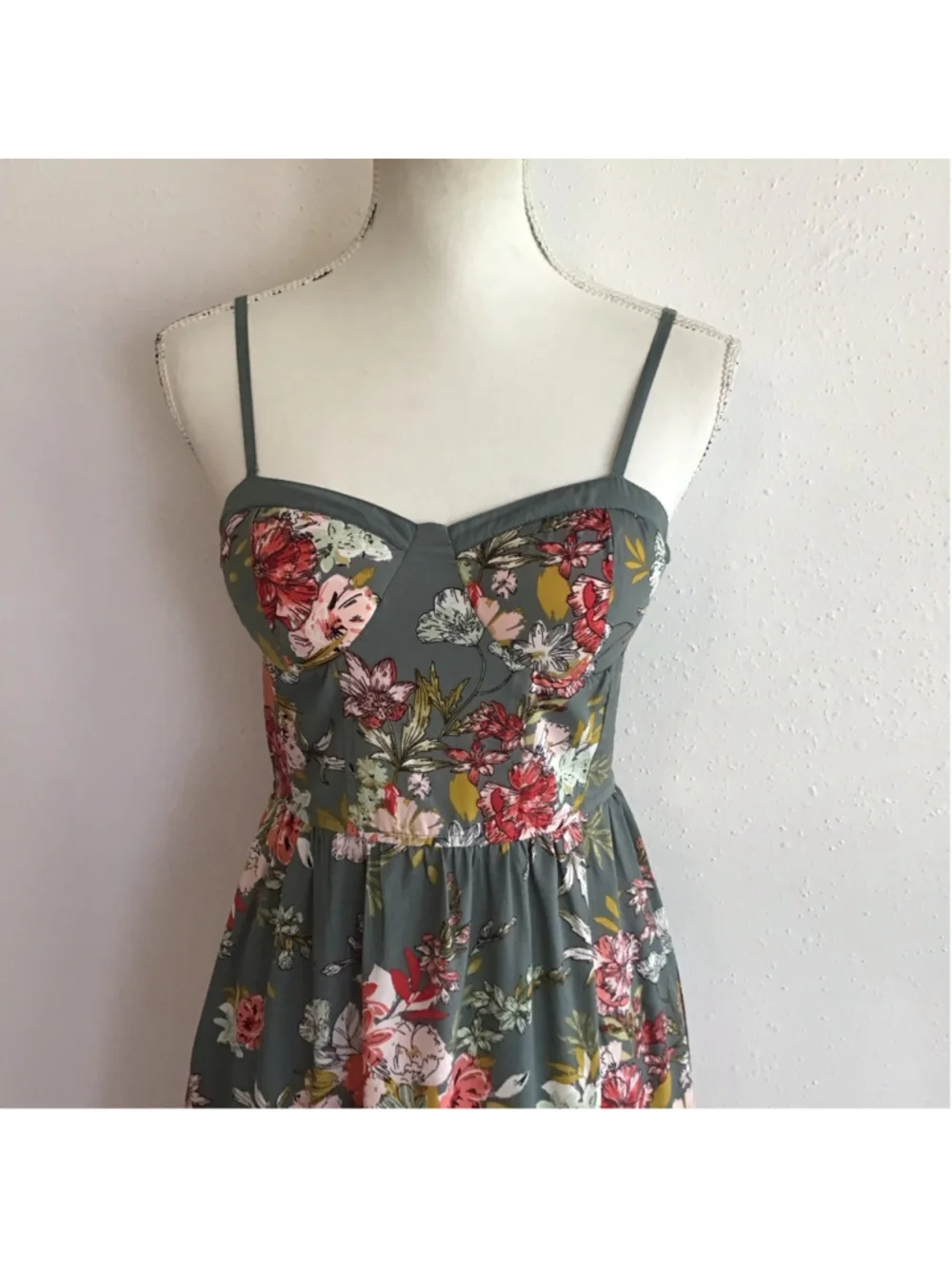 Band of the Free Women Elegant Green Floral Spaghetti Straps Maxi Dress M
